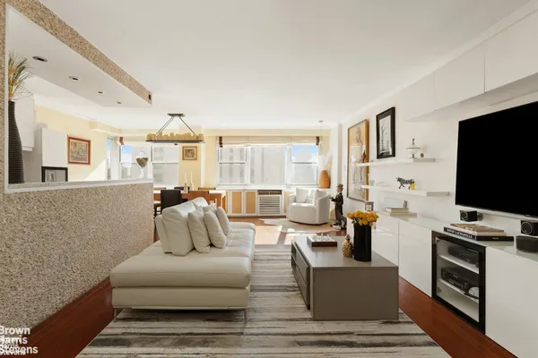 $1,395,000 | 1175 York Avenue, Unit 15H | Lenox Hill