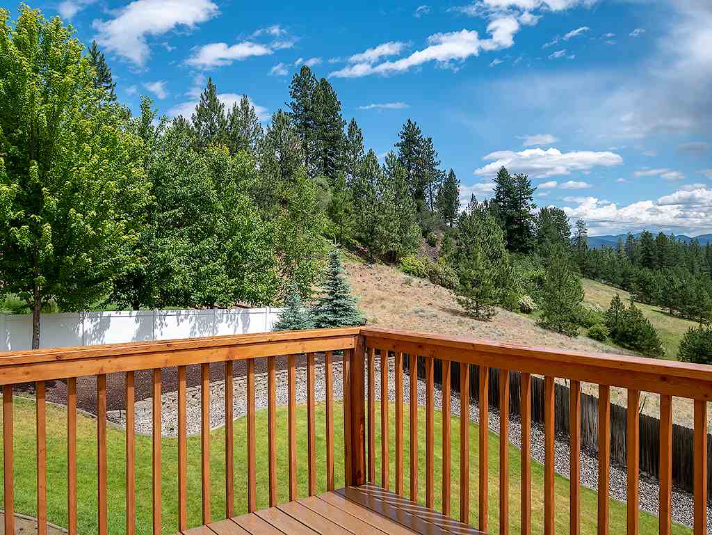 915 East Westcrest Road Colbert, WA 99005 - Photo 17 of 20