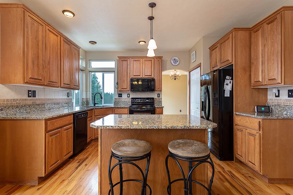 915 East Westcrest Road Colbert, WA 99005 - Photo 5 of 20