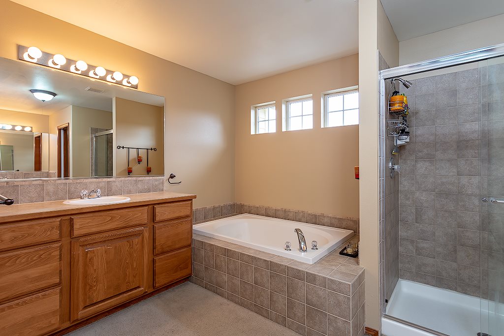 915 East Westcrest Road Colbert, WA 99005 - Photo 9 of 20