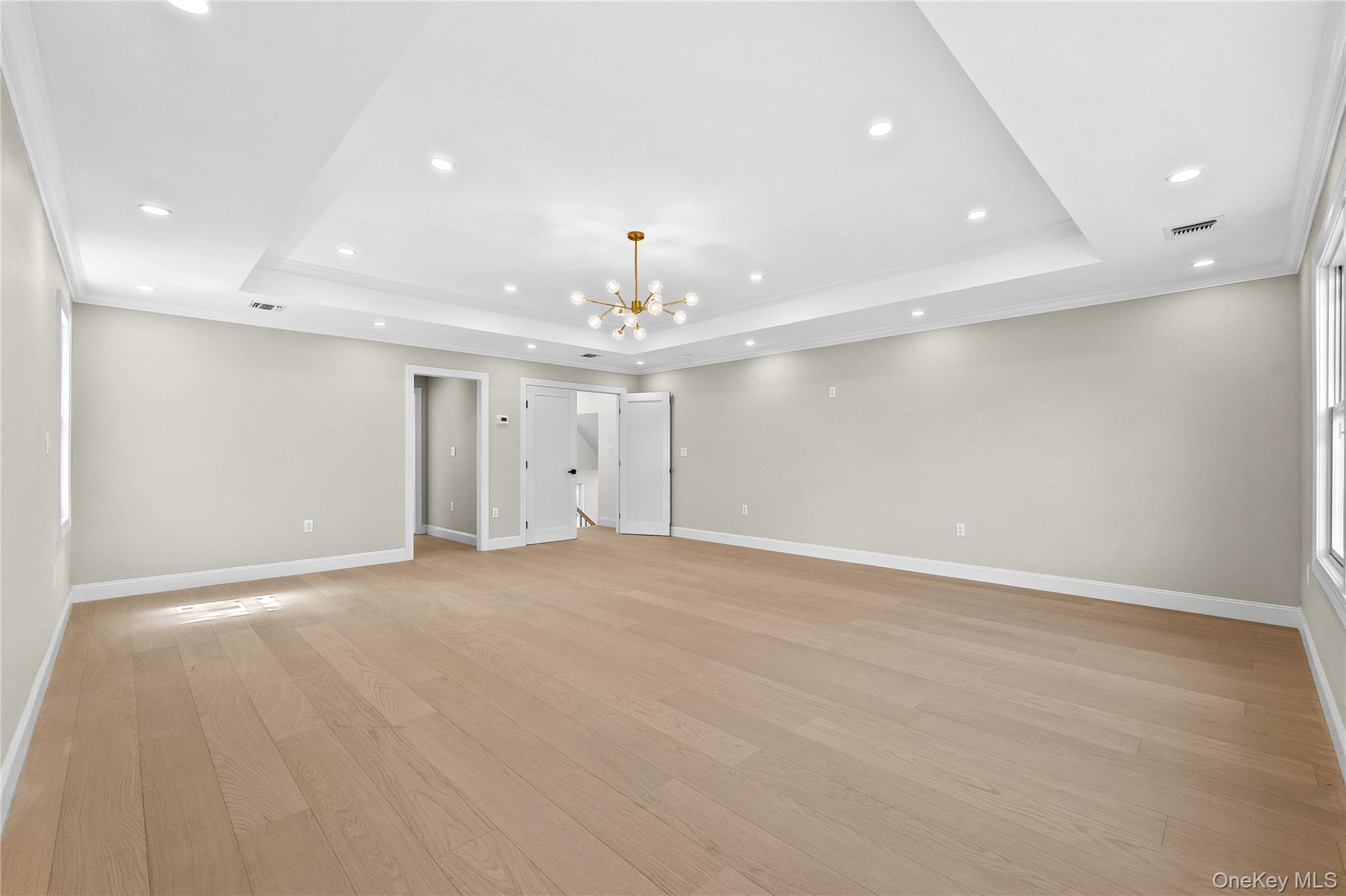 2 Circle Drive Syosset, NY 11791 - Photo 29 of 43