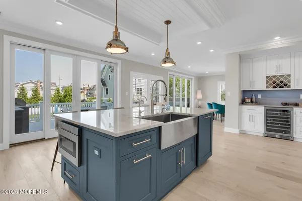 $6,195,000 | 915 Barnegat Lane, Mantoloking, NJ 08738