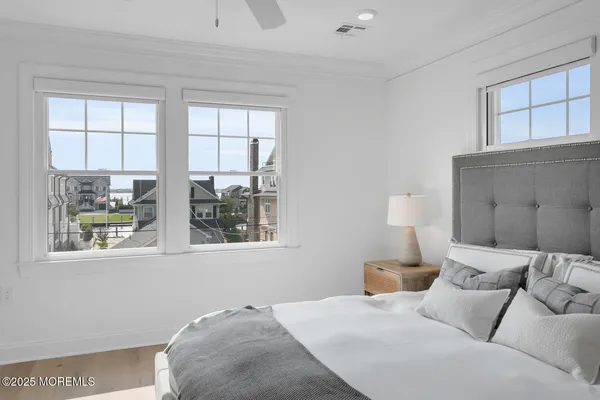 $6,195,000 | 915 Barnegat Lane, Mantoloking, NJ 08738