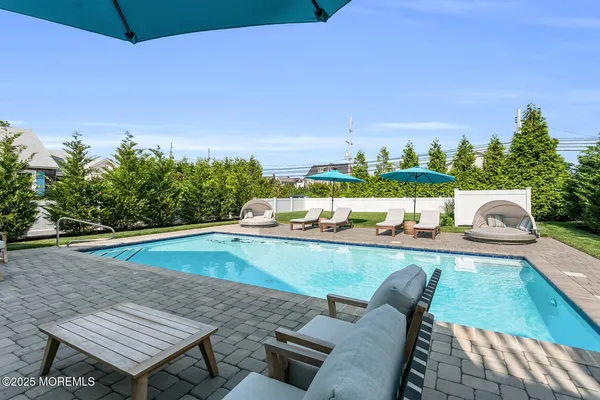 $6,195,000 | 915 Barnegat Lane, Mantoloking, NJ 08738