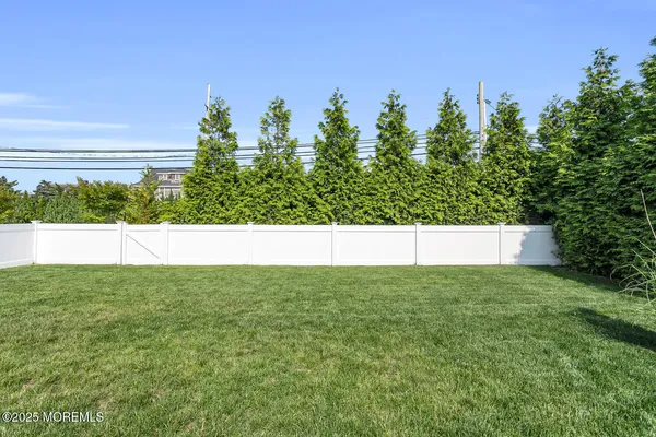 $6,195,000 | 915 Barnegat Lane, Mantoloking, NJ 08738
