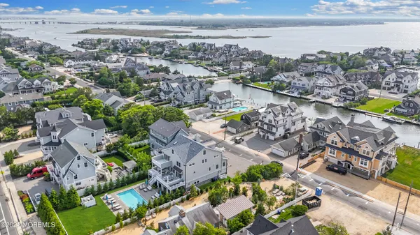 $6,195,000 | 915 Barnegat Lane, Mantoloking, NJ 08738