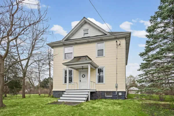 $695,000 | 504 North Schoenbeck Road, Prospect Heights, IL 60070