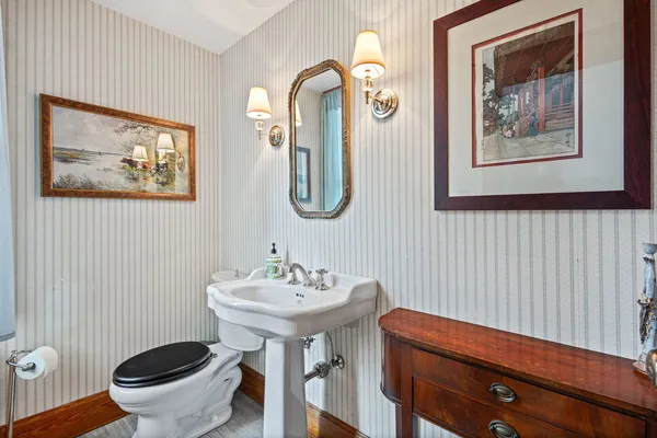 $695,000 | 504 North Schoenbeck Road, Prospect Heights, IL 60070