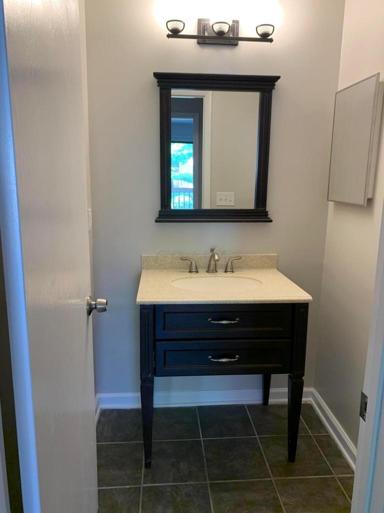 2265 Hedgerow Road, Unit 2265F Columbus, OH 43220 - Photo 11 of 18 Bath