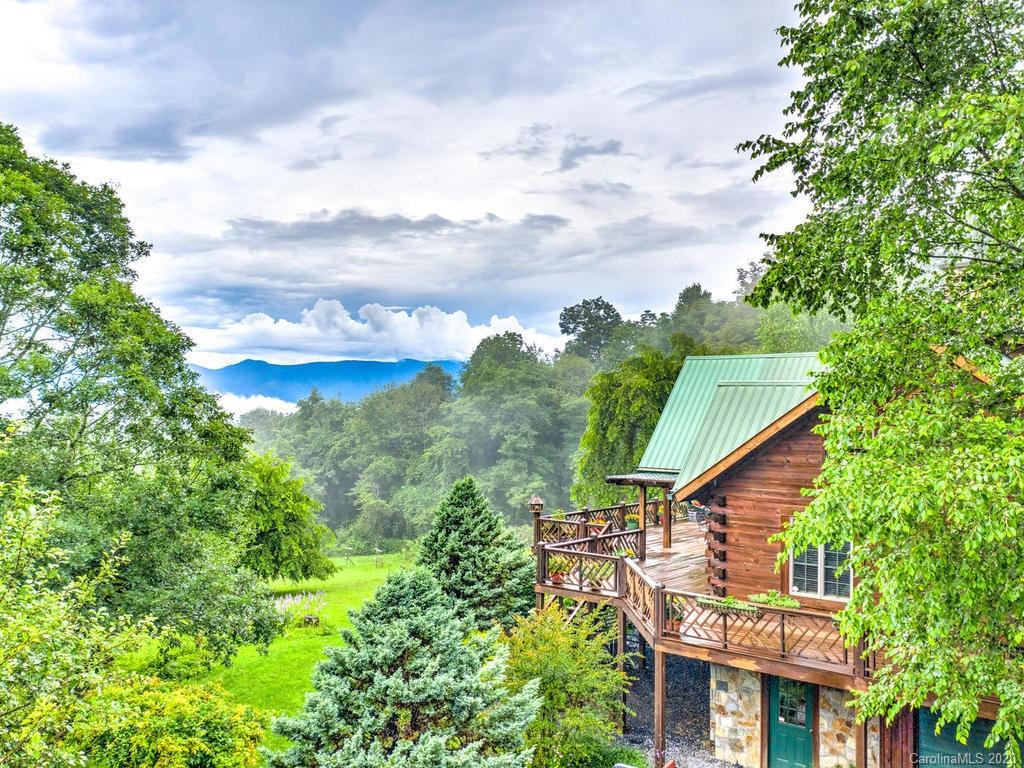 586 Firetower Road Spruce Pine, NC 28777 - Photo 4 of 48 Gallery Image 4