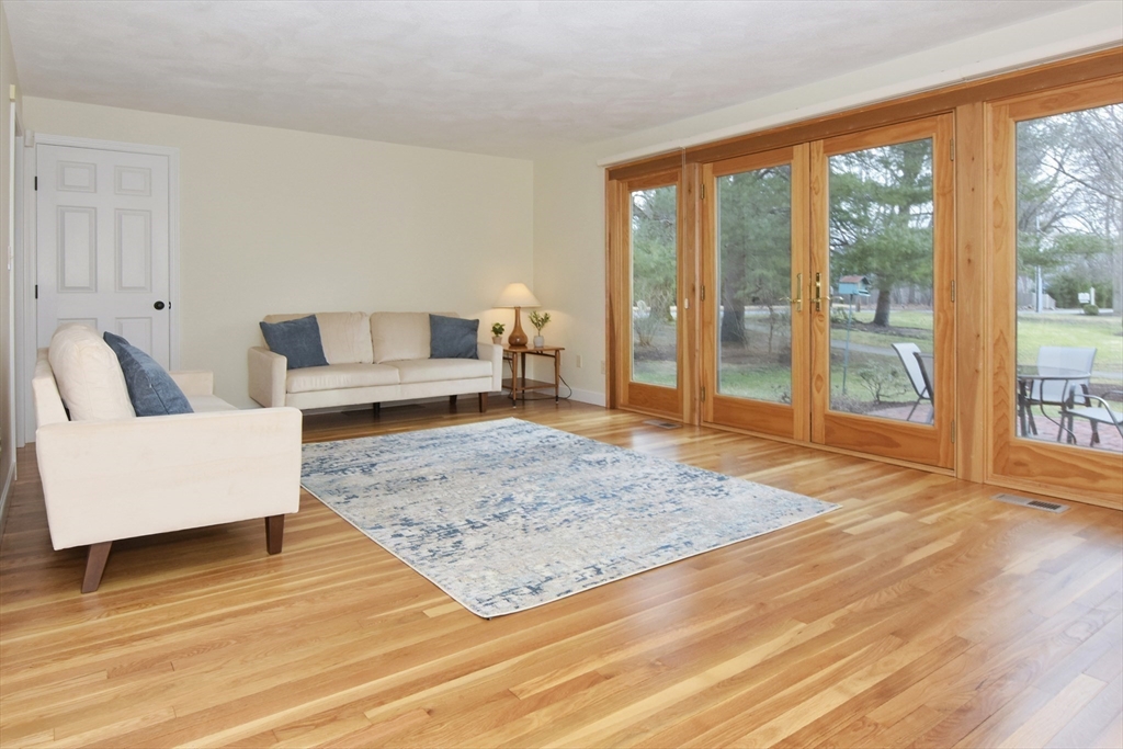 2 Muster Court, Unit 2 Lexington, MA 02420 - Photo 4 of 32 Gallery Image 4