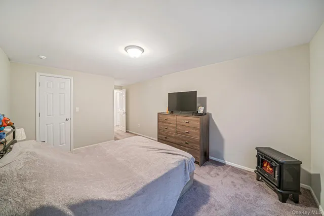 $399,999 | 268 Brettonwoods Drive, Coram, NY 11727