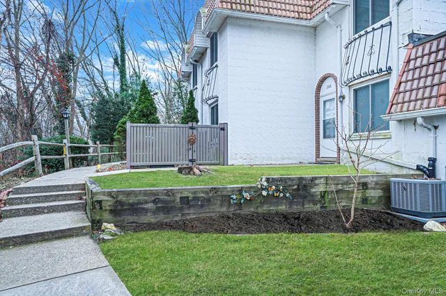 $399,999 | 268 Brettonwoods Drive, Coram, NY 11727