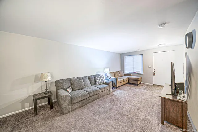 $399,999 | 268 Brettonwoods Drive, Coram, NY 11727