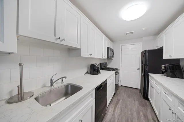 $399,999 | 268 Brettonwoods Drive, Coram, NY 11727