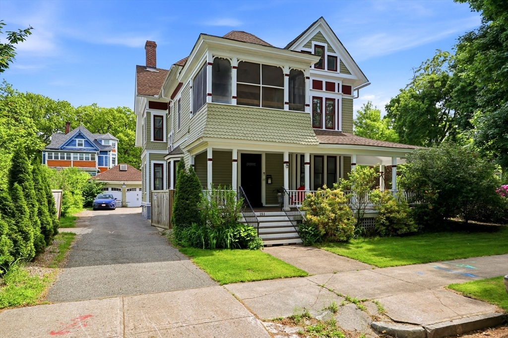 151 Bowdoin Street Springfield, MA 01109 - Photo 3 of 38