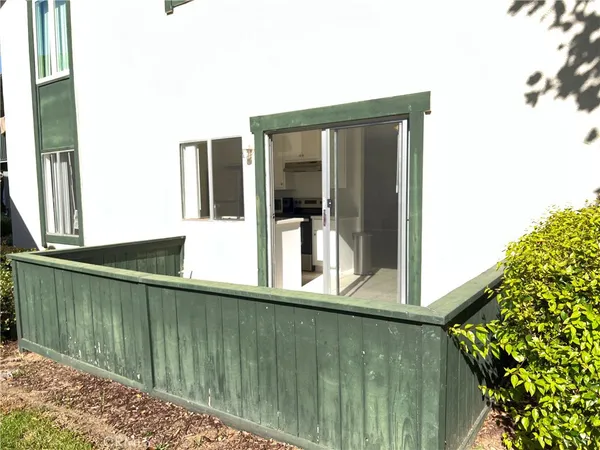 $375,000 | 23224 Orange Avenue, Unit 5, Lake Forest, CA 92630