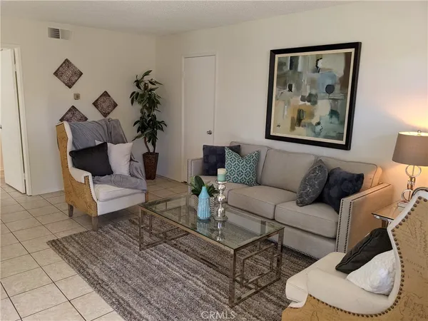 $375,000 | 23224 Orange Avenue, Unit 5, Lake Forest, CA 92630