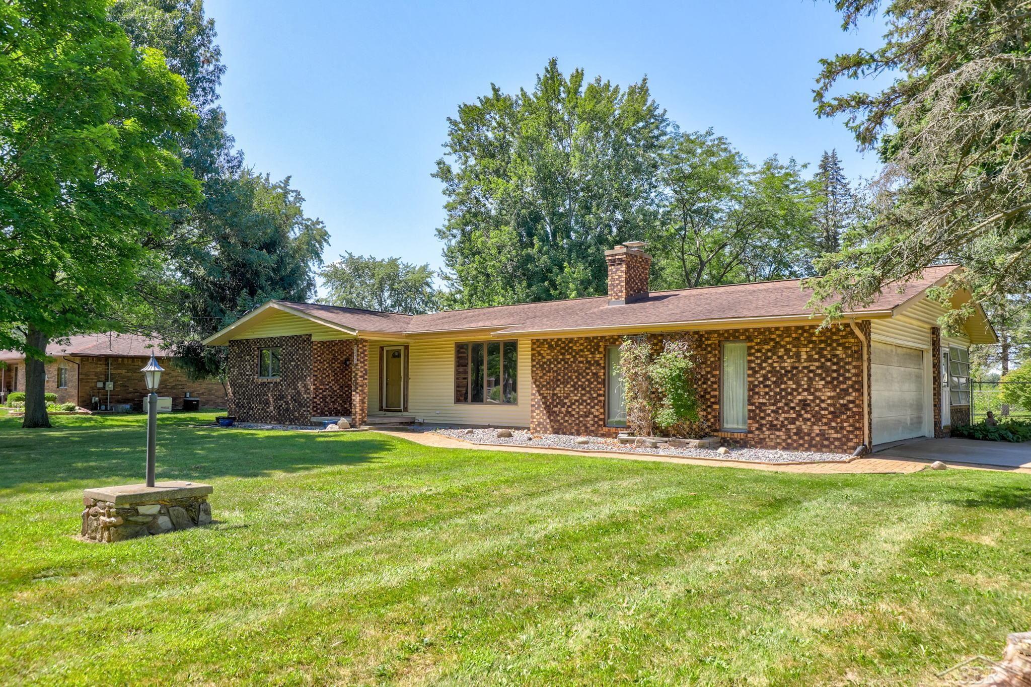 3895 Hackett Road Saginaw, MI 48603 - Photo 3 of 78 50087372-2.JPG