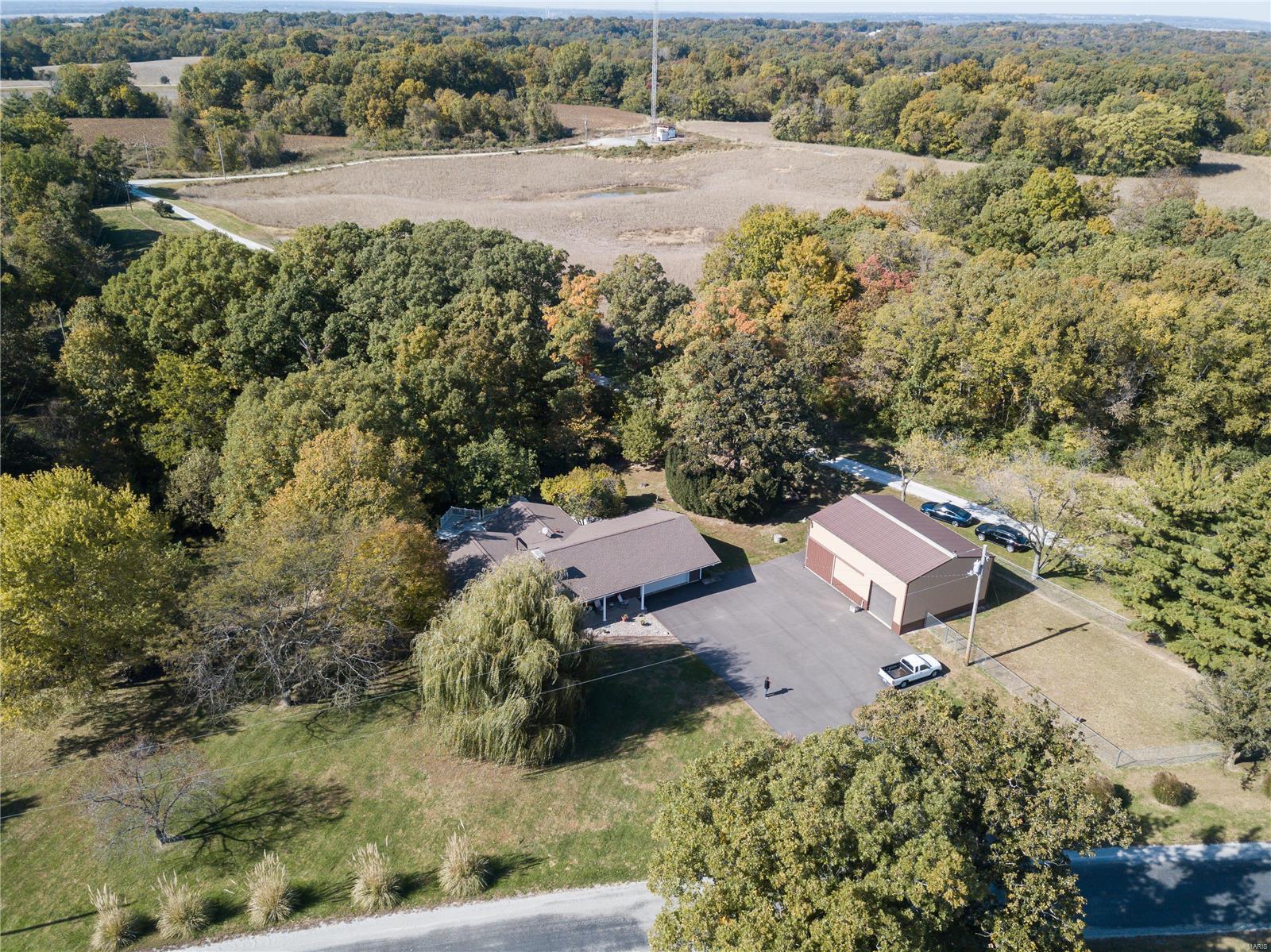 7325 Deer Hill Road Waterloo, IL 62298 - Photo 2 of 70