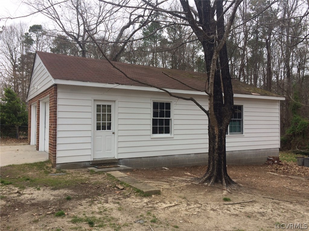 14607 Happy Hill Road Chester, VA 23834 - Photo 5 of 27 Gallery Image 5