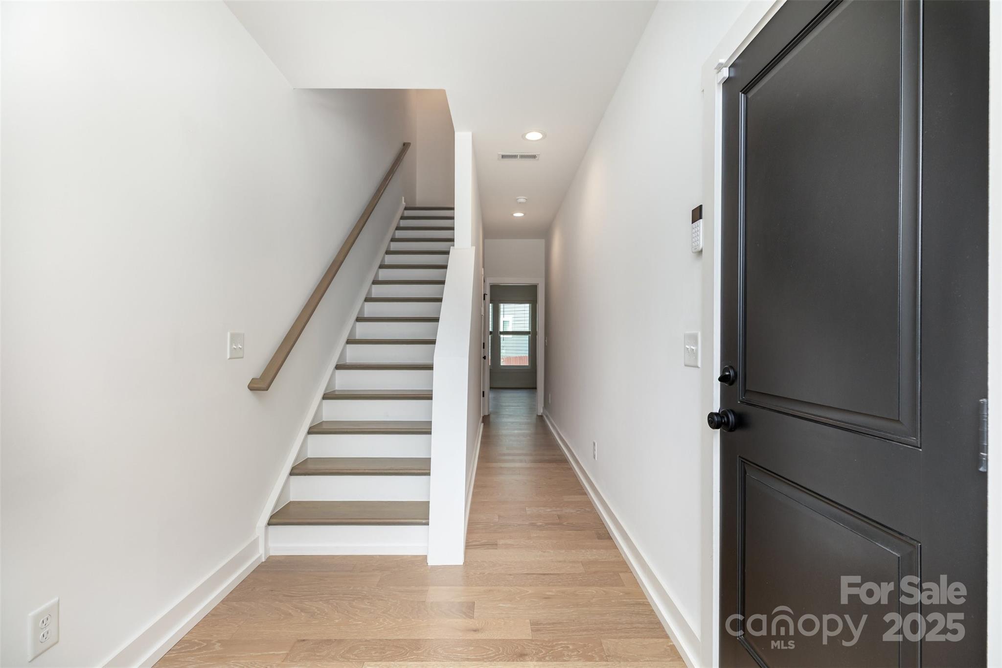 1500 Effingham Road Charlotte, NC 28208 - Photo 6 of 32 a view of entryway