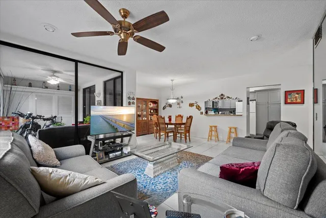 $225,000 | 5382 Firenze Drive, Unit D, Boynton Beach, FL 33437