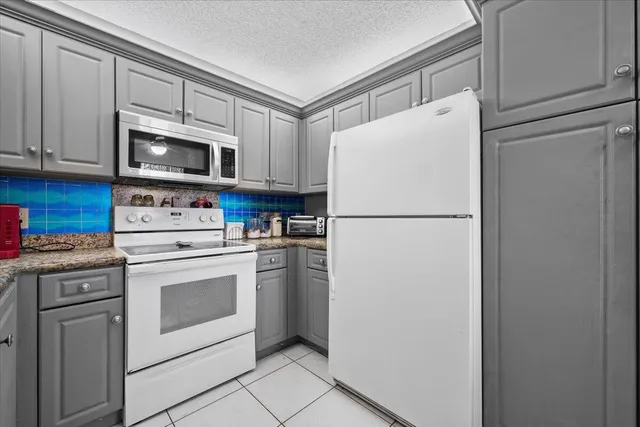 $225,000 | 5382 Firenze Drive, Unit D, Boynton Beach, FL 33437