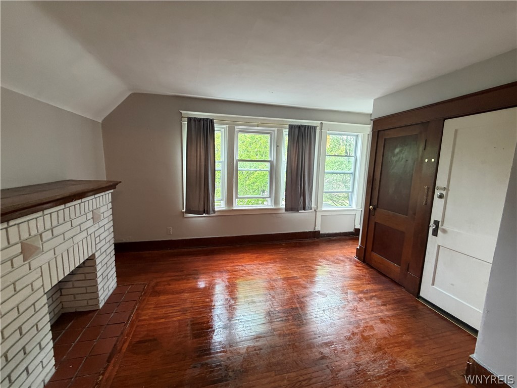 49 15th Street Buffalo, NY 14213 - Photo 4 of 17