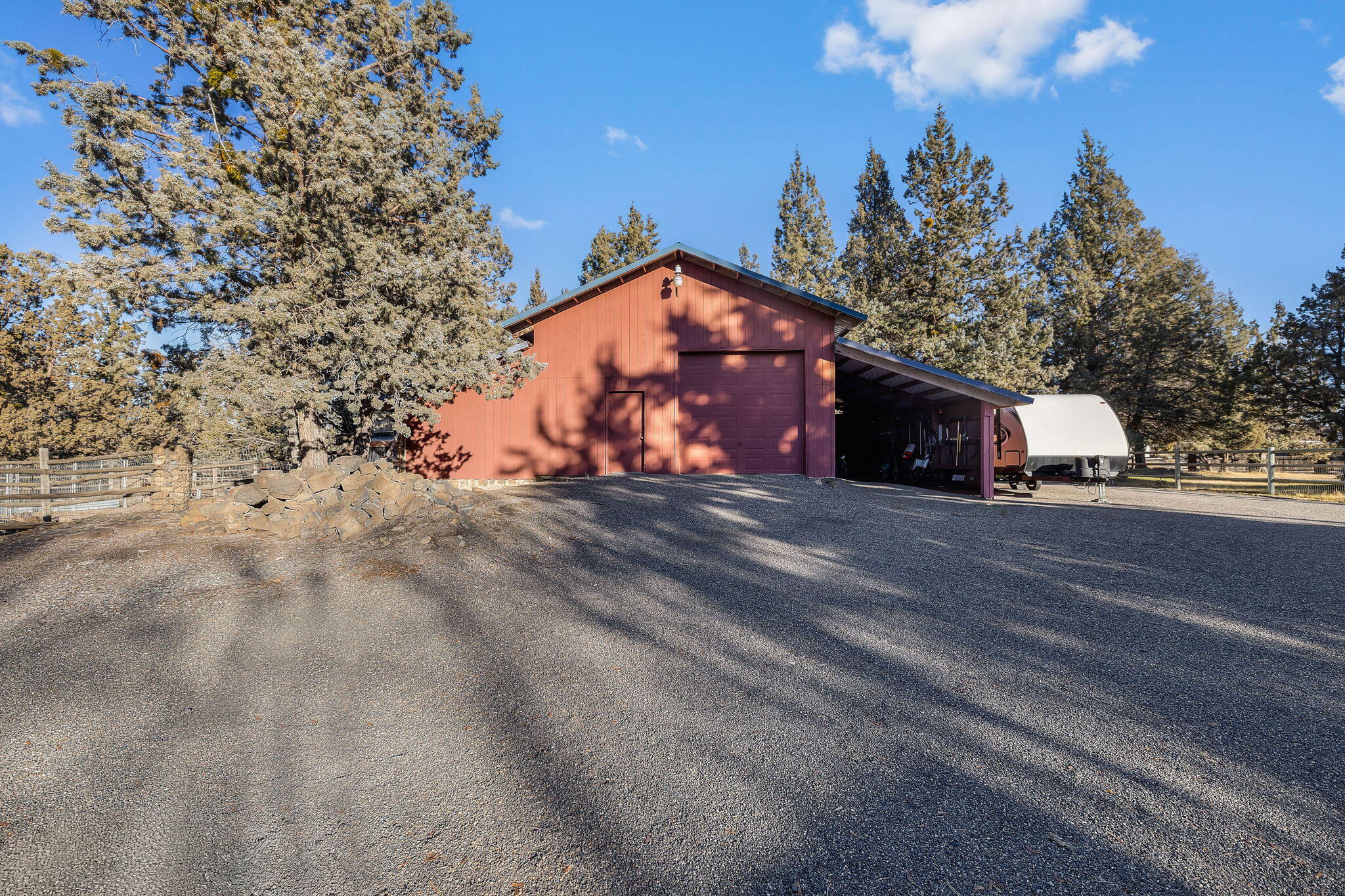63425 Deschutes Market Road Bend, OR 97701 - Photo 5 of 43 3.1
