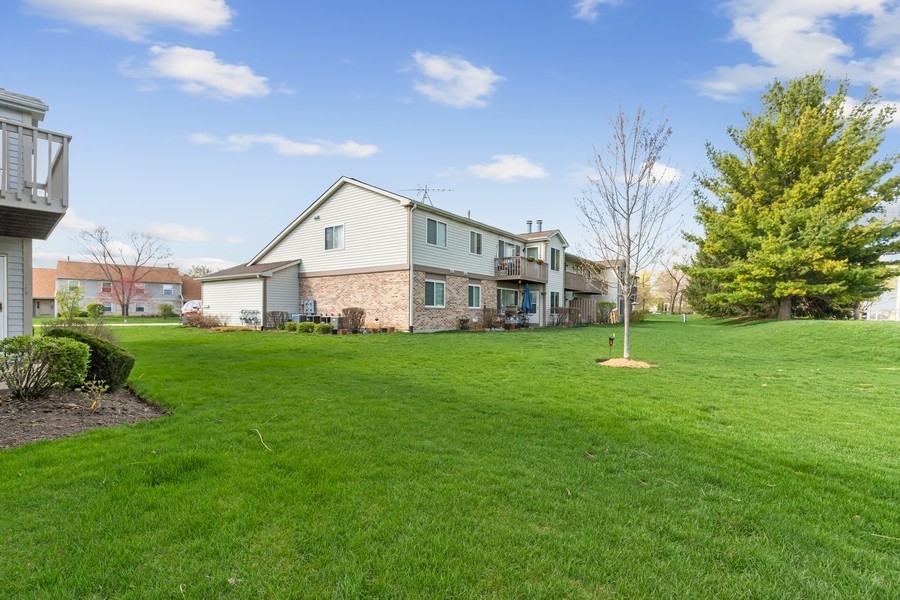 230 Crestview Drive, Unit A Wauconda, IL 60084 - Photo 11 of 12