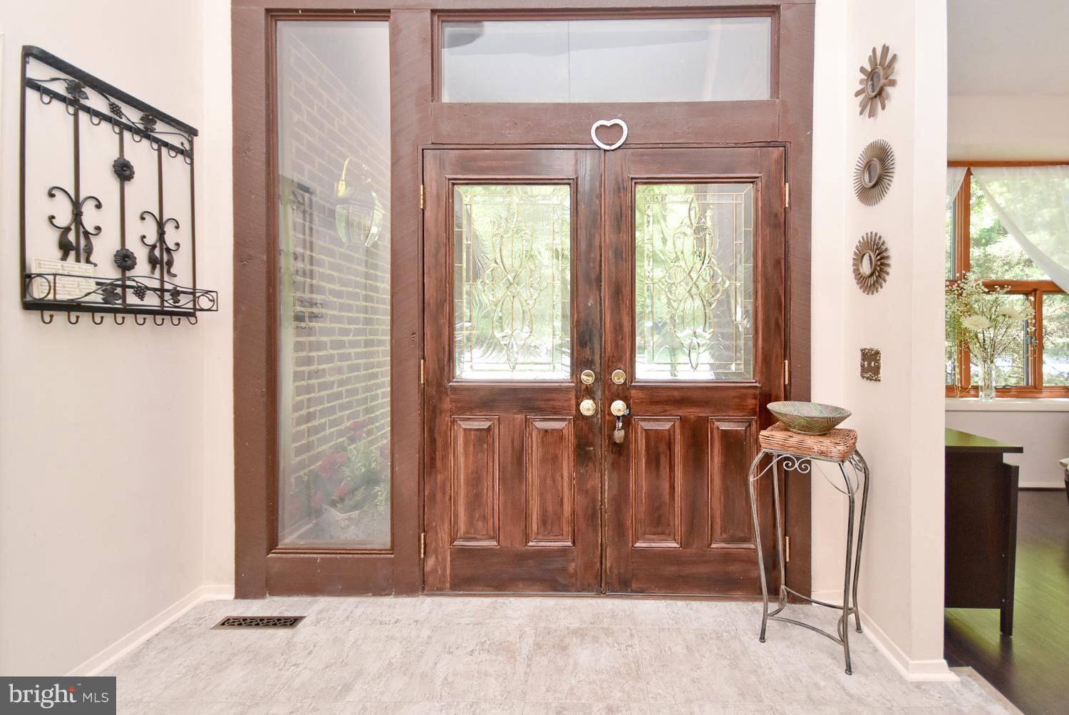 5348 Lightning View Road Columbia, MD 21045 - Photo 2 of 29 Interior (General Foyer)