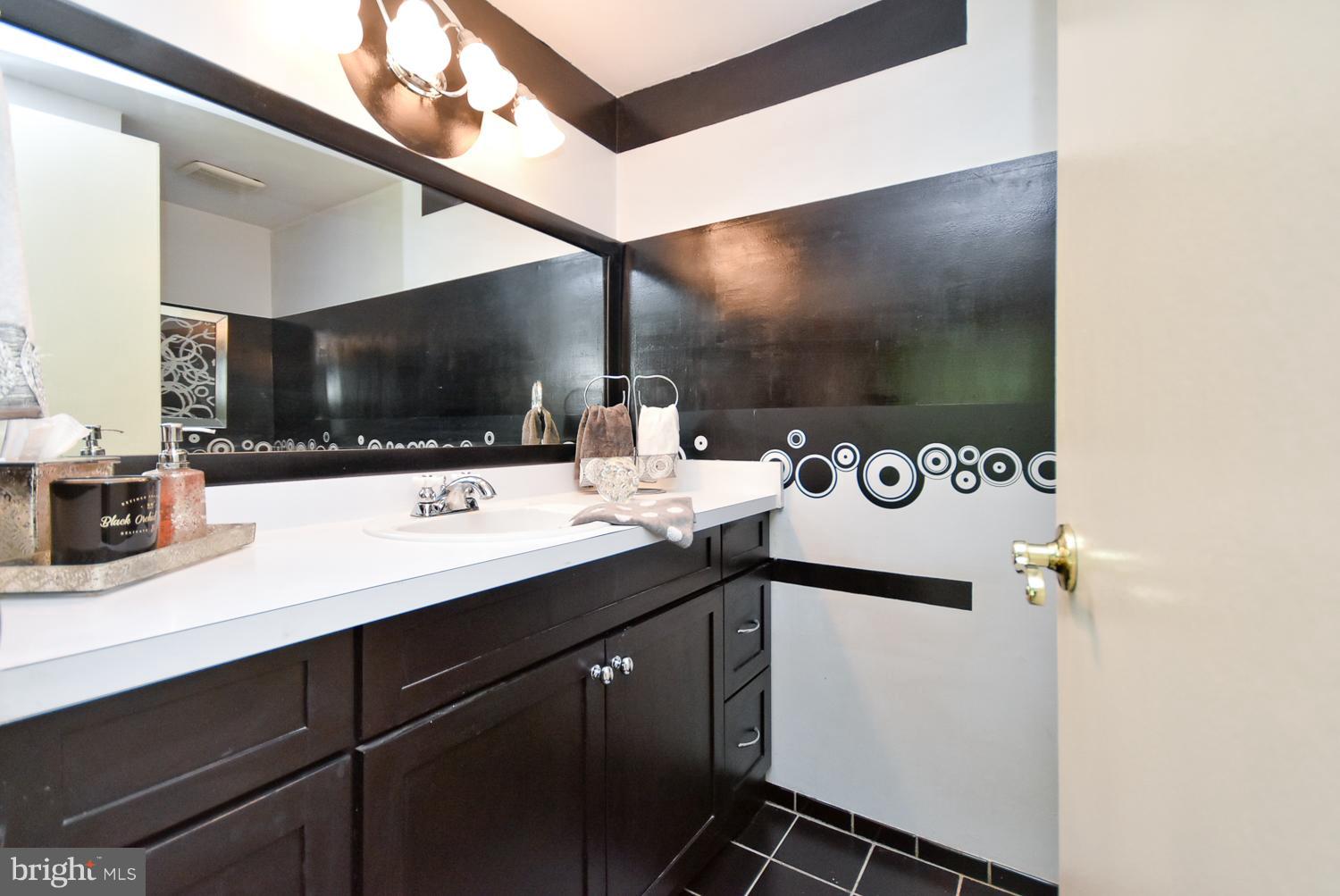 5348 Lightning View Road Columbia, MD 21045 - Photo 13 of 29 ~powder room