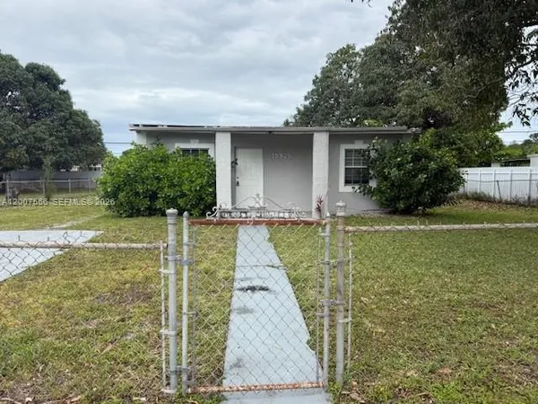 $2,500 | 15925 Northwest 21st Avenue, Unit 15925, Miami Gardens, FL 33054