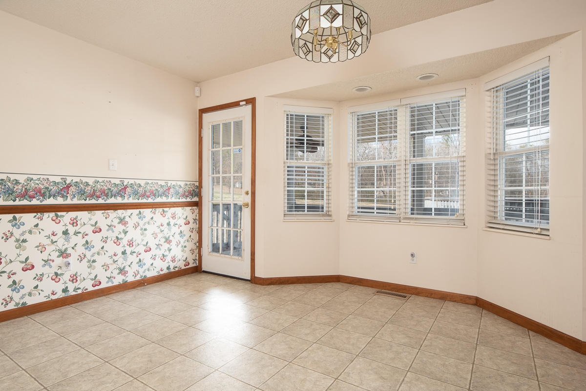 2218 Marlin Road Maryville, TN 37801 - Photo 14 of 23 Eat-in Area of Kitchen