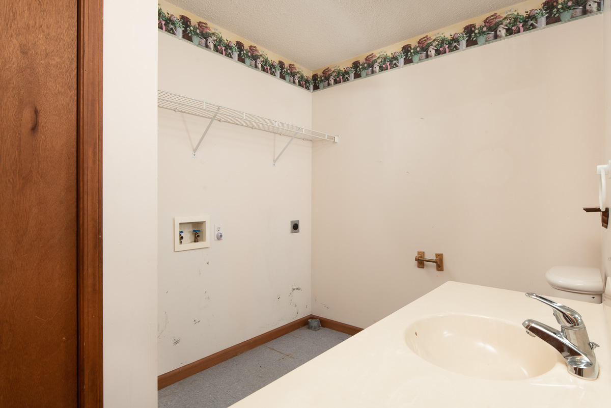2218 Marlin Road Maryville, TN 37801 - Photo 21 of 23 Laundry Room/Half Ba on Main