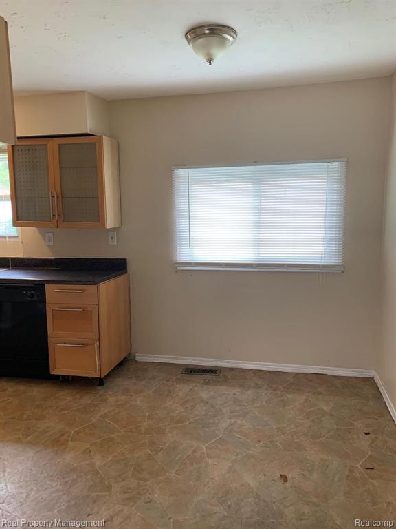 15844 Springhill Street Romulus, MI 48174 - Photo 5 of 17