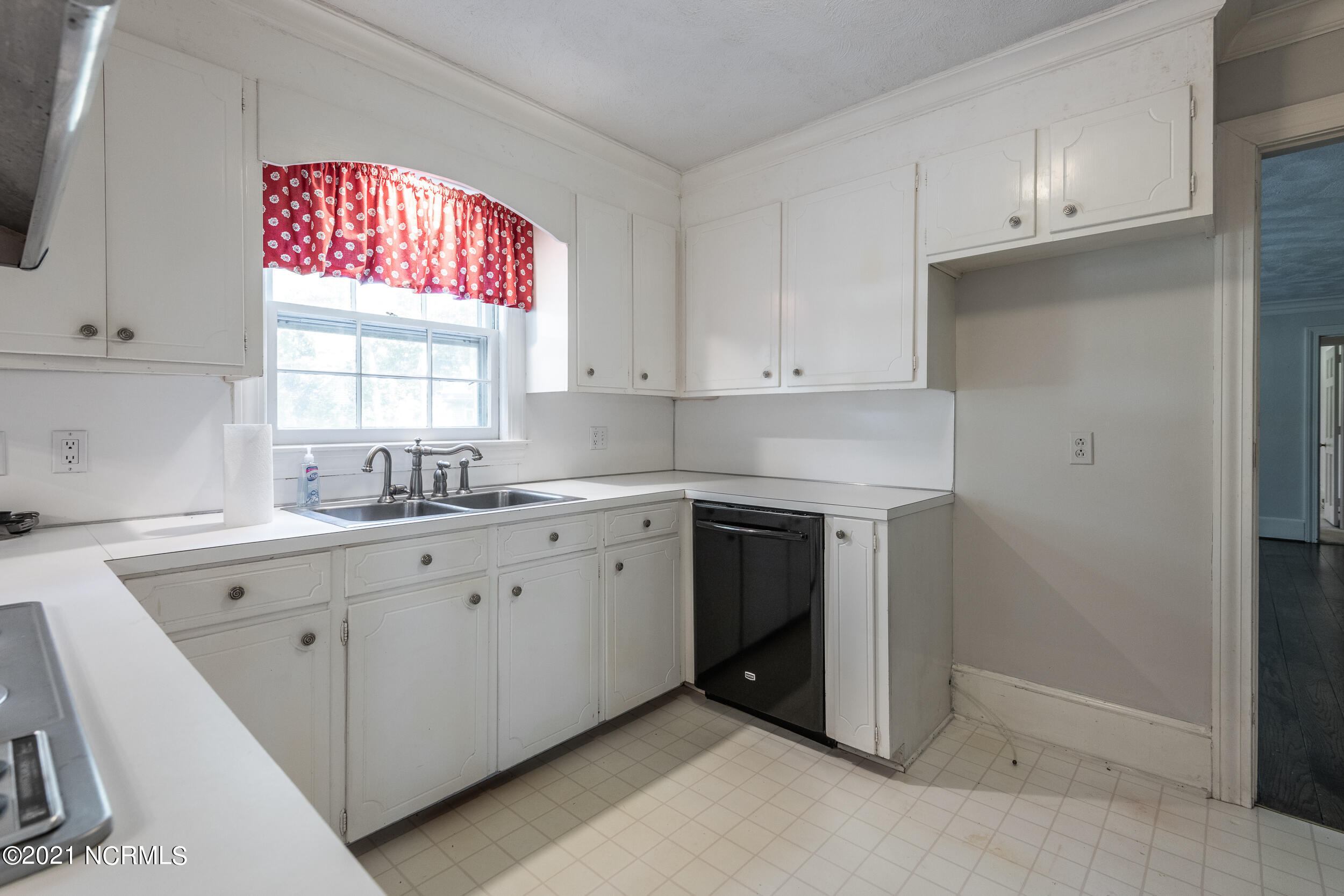 314 Crown Point Road Greenville, NC 27858 - Photo 13 of 51 314CROWNPOINT_13