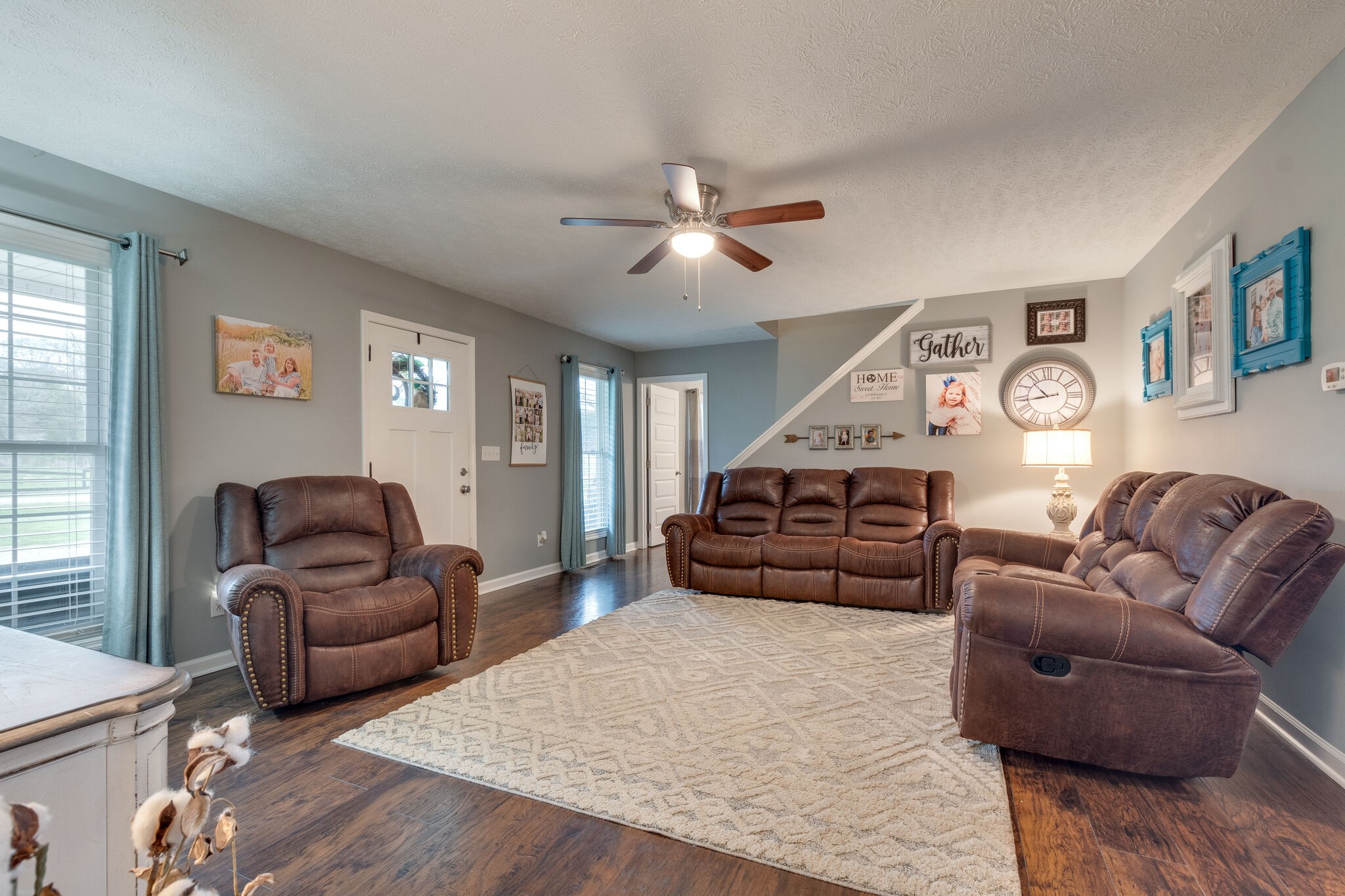 7593 Beech Hill Road Pulaski, TN 38478 - Photo 10 of 40 a living room with furniture