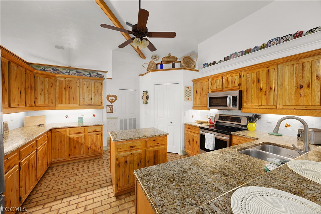 5960 Neal Road Fort Myers, FL 33905 - Photo 8 of 42 Gallery Image 8