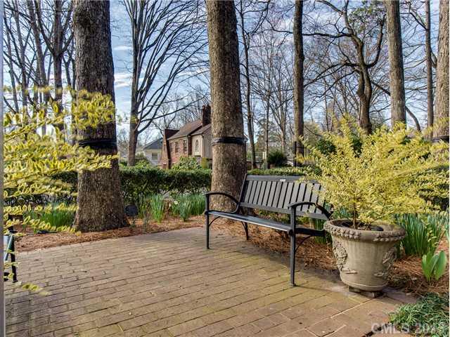 964 Cherokee Road, Unit E6 Charlotte, NC 28207 - Photo 14 of 16 Gallery Image 14