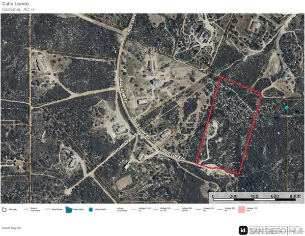 a black and white photo of a room