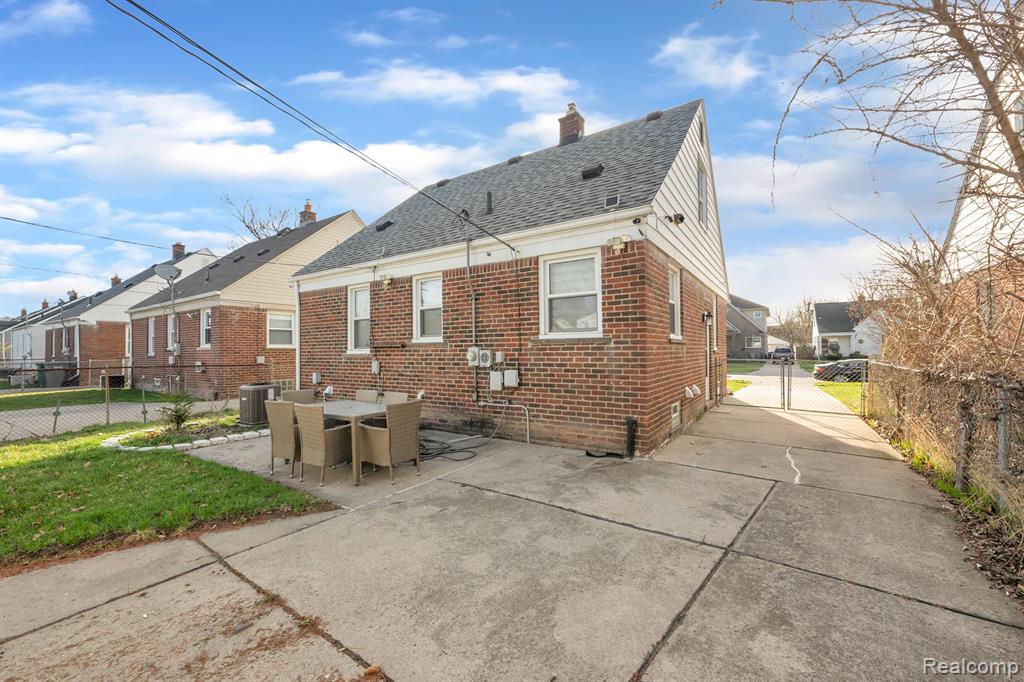 3360 Chestnut Street Dearborn, MI 48124 - Photo 28 of 36