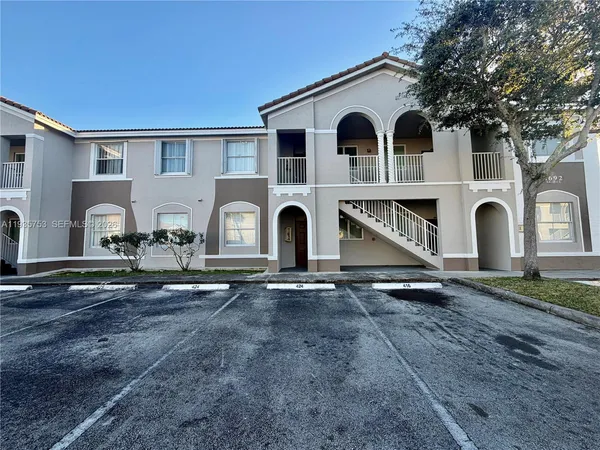 $1,900 | 1692 Southeast 29th Court, Unit 201, Homestead, FL 33035