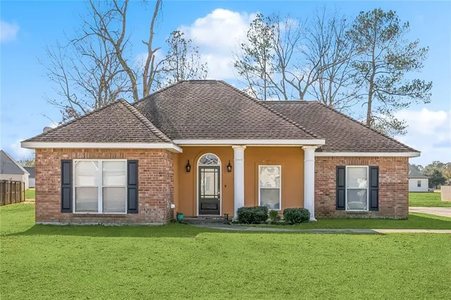 $255,000 | 13100 East Coles Creek Loop, Hammond, LA 70403
