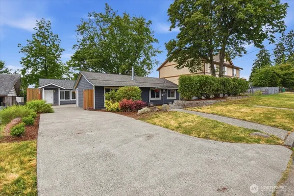 $700,000 | 851 Pierce Avenue Northeast, Renton, WA 98056