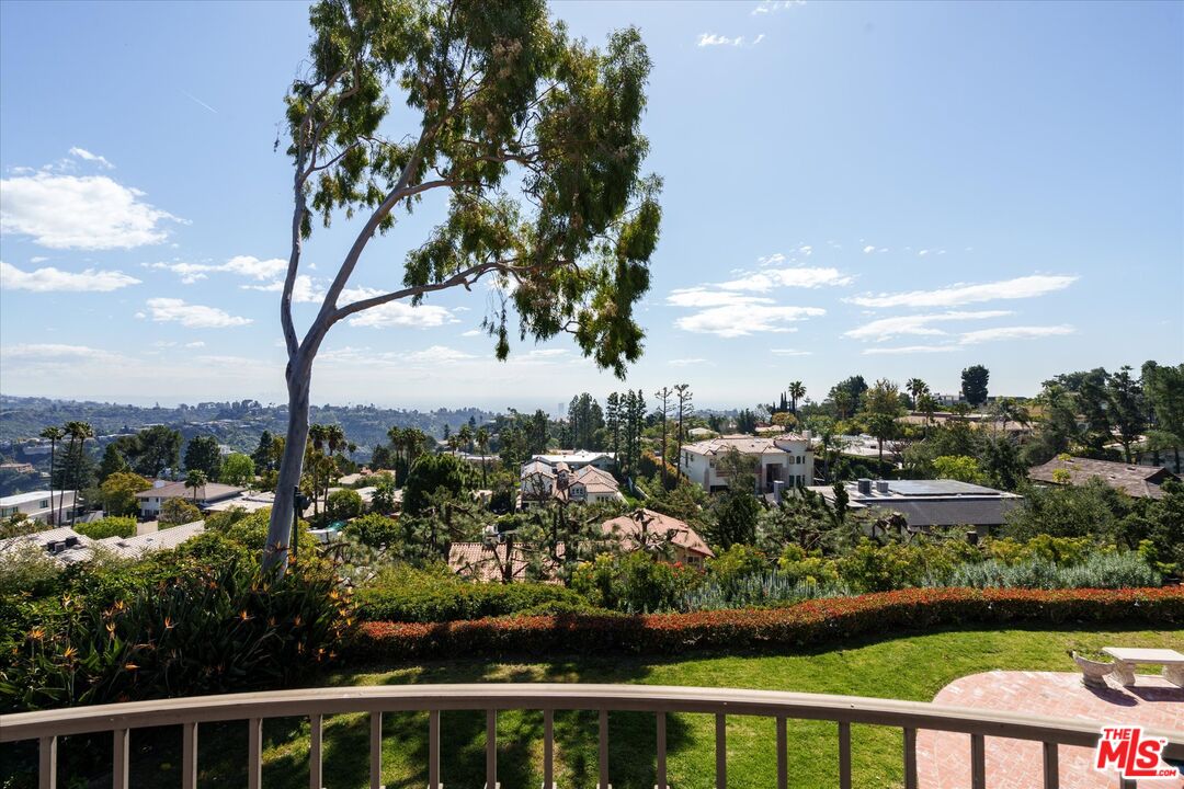 10814 Savona Road Los Angeles, CA 90077 - Photo 20 of 37