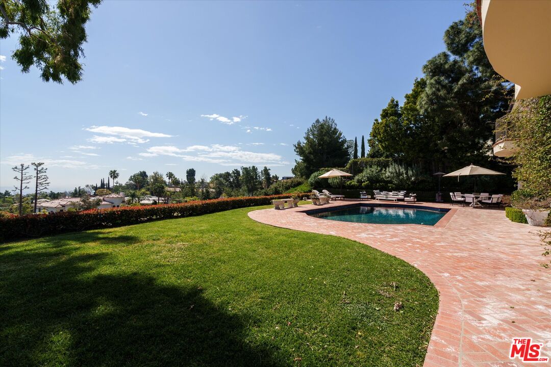 10814 Savona Road Los Angeles, CA 90077 - Photo 29 of 37 a swimming pool view with a outdoor space