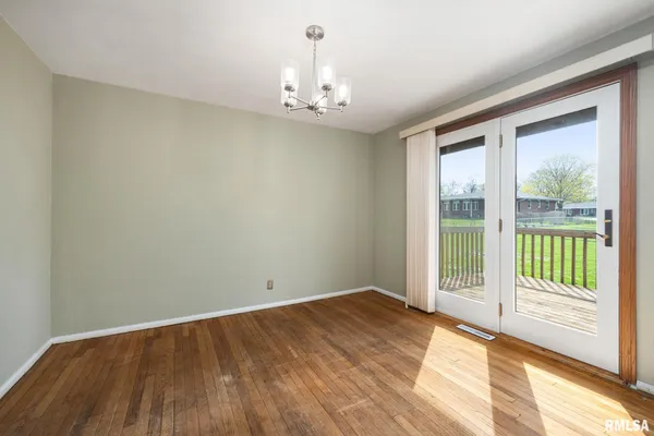 $220,000 | 604 South Elm Street, Washington, IL 61571