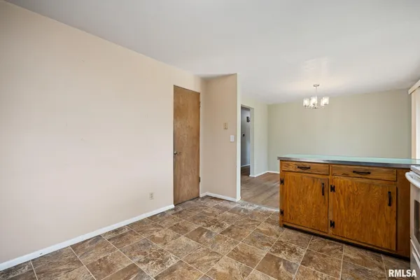 $220,000 | 604 South Elm Street, Washington, IL 61571